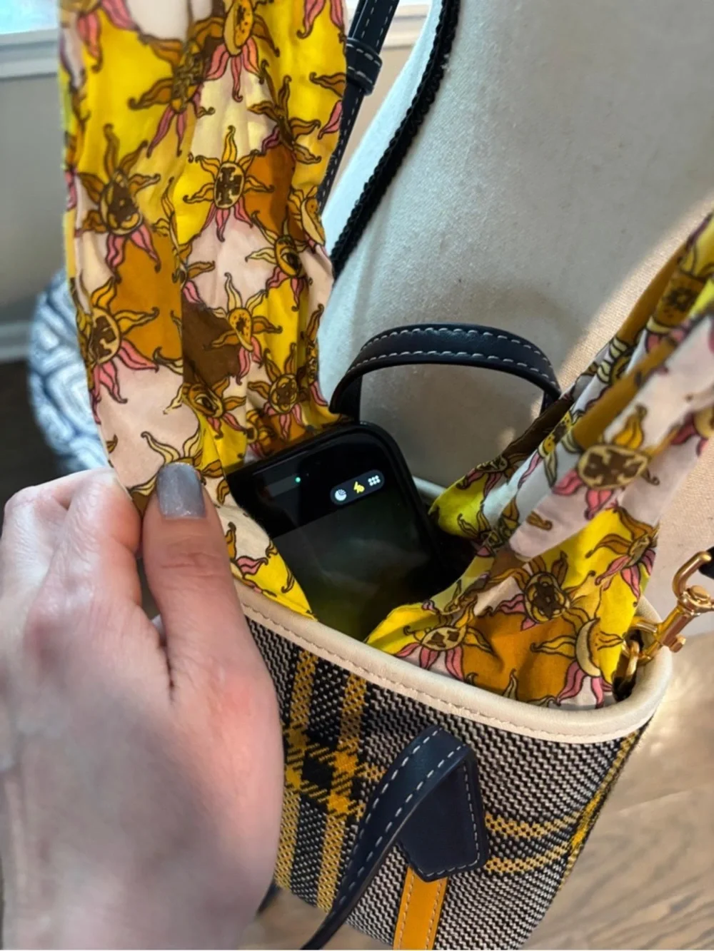 ✨Tory Burch (NWT) Perry Plaid Micro Tote✨